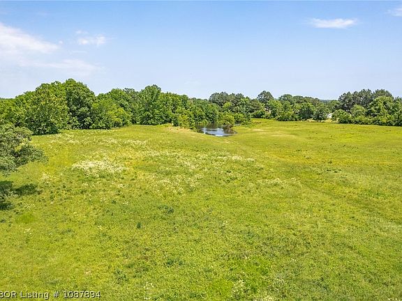 3rd image of N River Rd