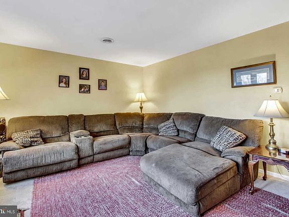 4th image of 424 Mumper Ln