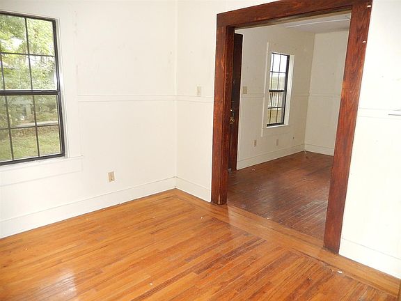 2nd image of 716 N Bronough St
