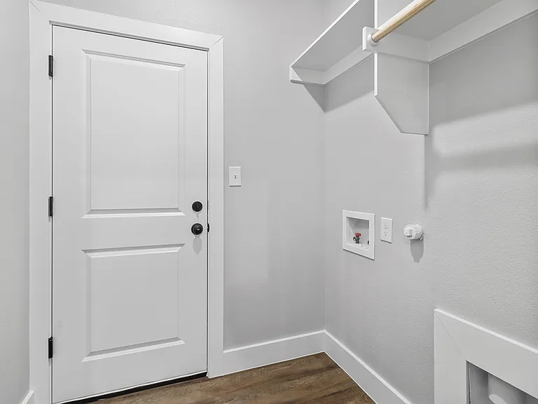 508 W Johnson St — Photo 13