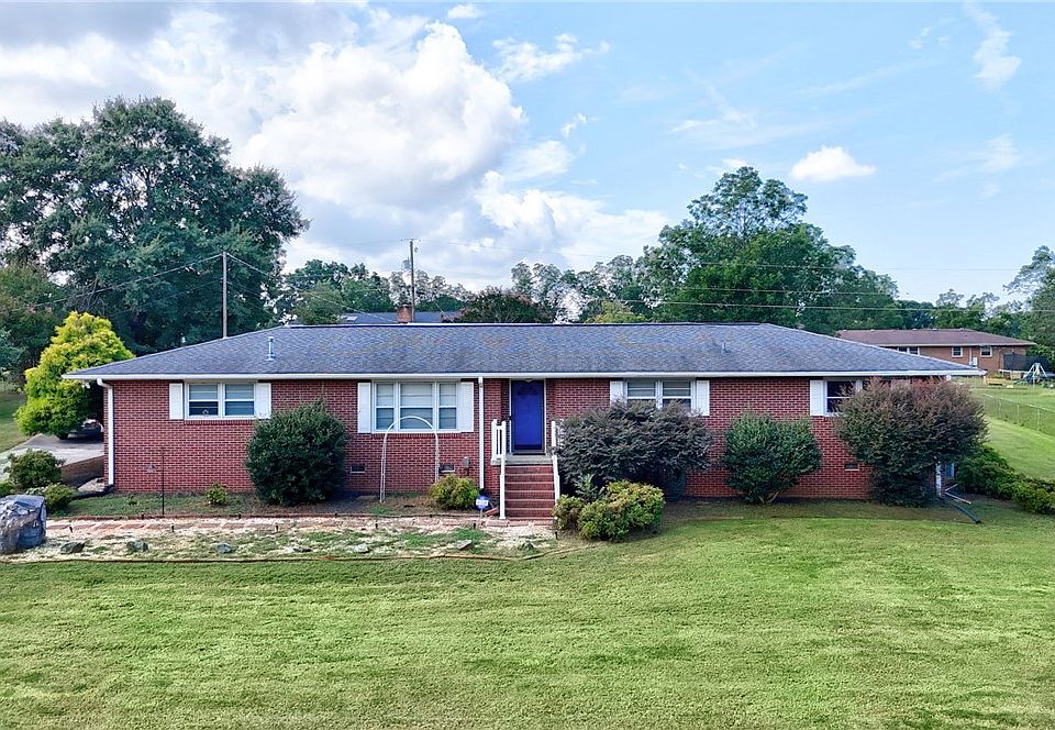 1st image of 121 Wilson Rd
