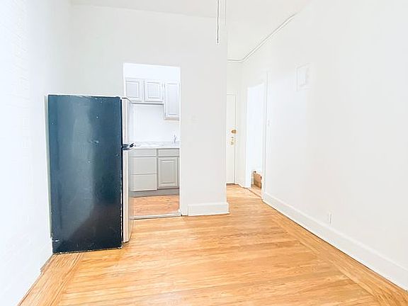 3rd image of 501 W 156th St APT 42