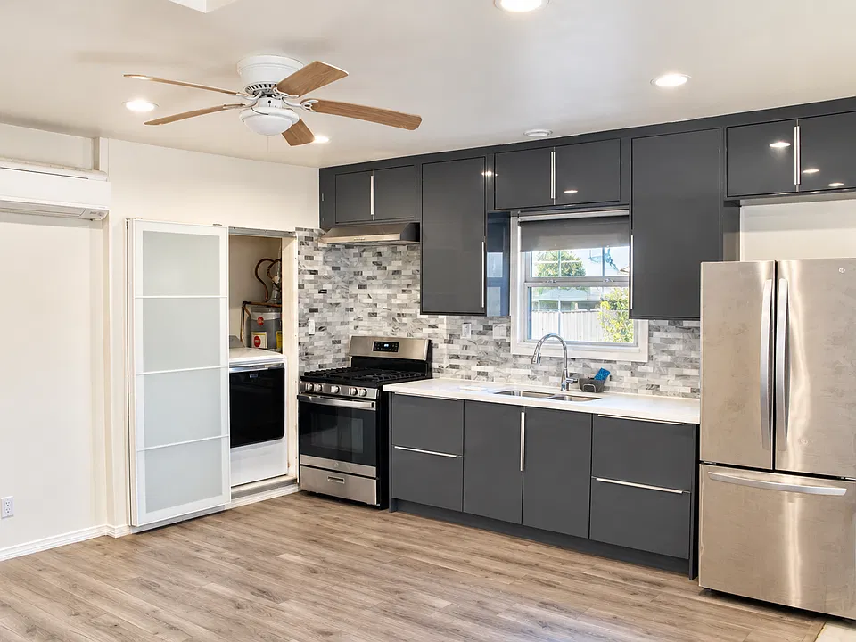 3126 Los Olivos Ln