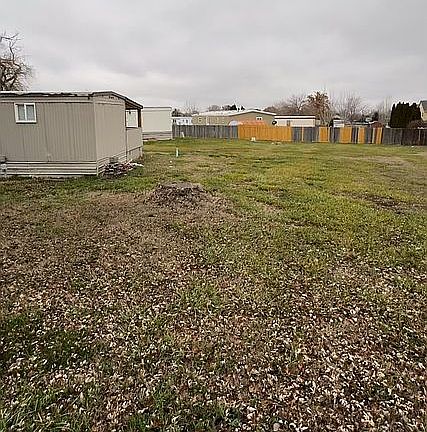 5th image of 1724 W 45th Ave Trailer B50