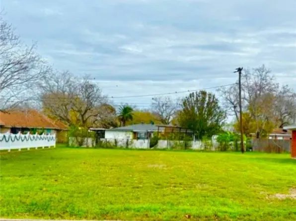 Justice Dr, Pt Lavaca, TX 77979