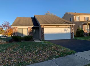7037 Yorkshire Dr, Woodridge, IL 60517