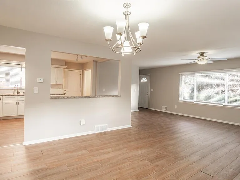 6418 Knoll St N — Photo 8