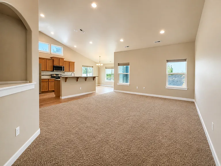 1515 W Cactus St — Photo 2