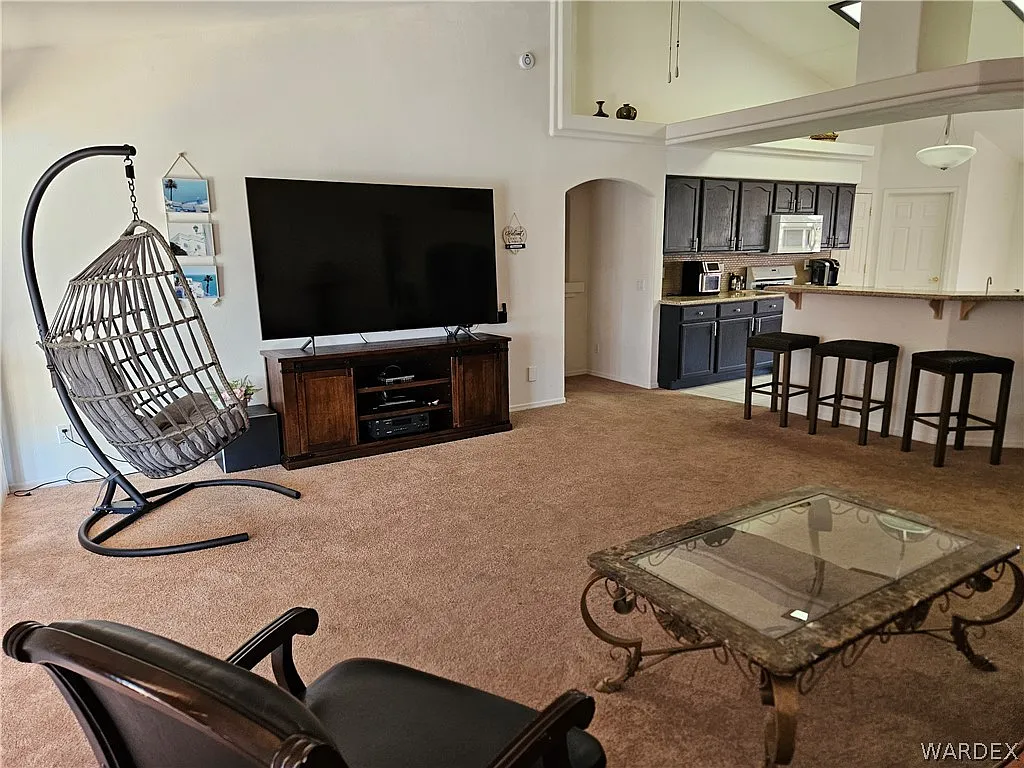 3 bed, 2.0 bath, 1853 sqft, $2,500 — Photo 4
