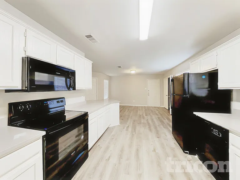 1110 Wayne Ave — Photo 5