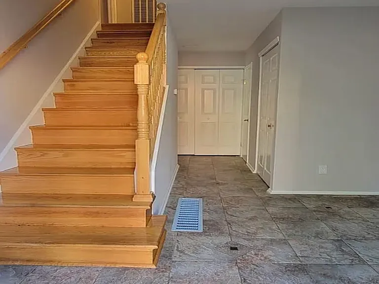 Larkspur St — Photo 3
