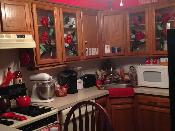 4th image of 273 Loretto St