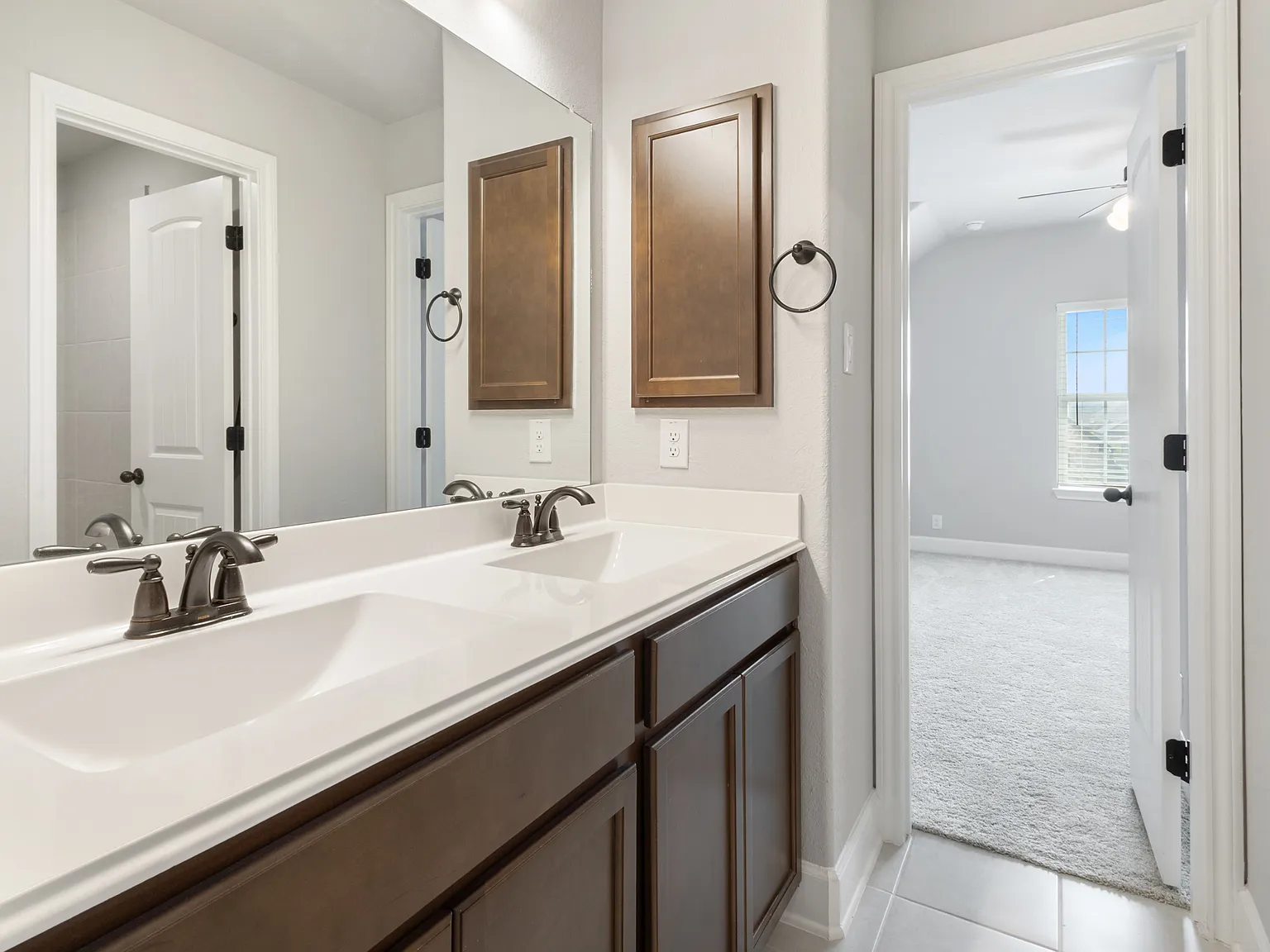 5 bed, 3.5 bath, 3350 sqft, $3,100 — Photo 4