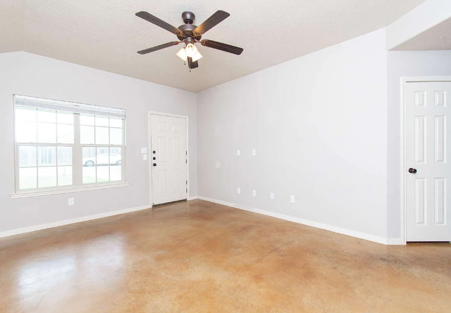3 bed, 2.0 bath, 1316 sqft, $1,250 — Photo 4