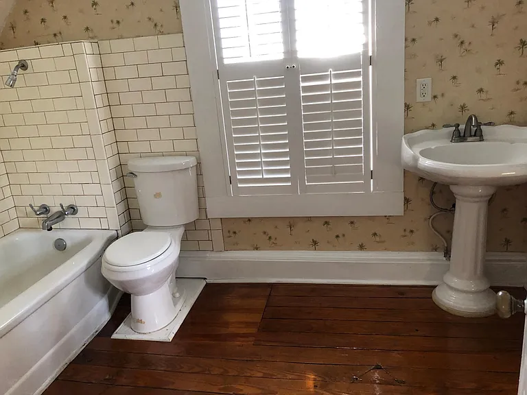 Upstairs bathroom