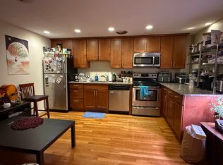 197 Kent St APT 15, Brookline, MA 02446