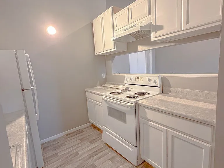 Mason School Apartments — Photo 2