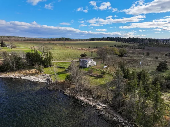 82 Lilly Ln, Willsboro, NY 12996