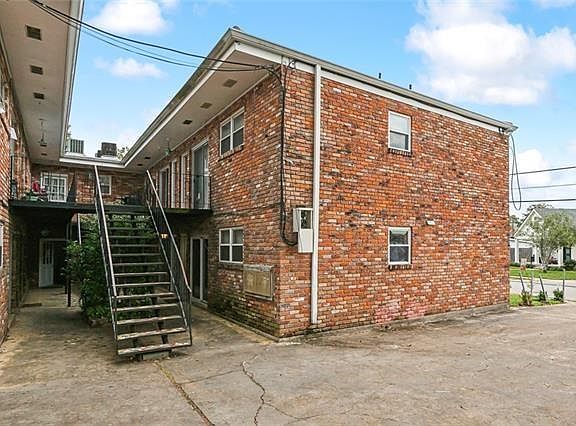 3rd image of 130 Labarre Dr