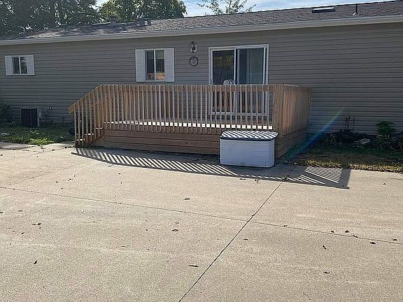 4th image of 709 4th Ave E