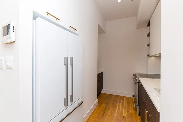 Rented by Nooklyn NYC LLC | media 144