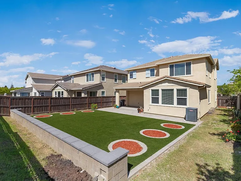 18338 Amador Dr — Photo 21