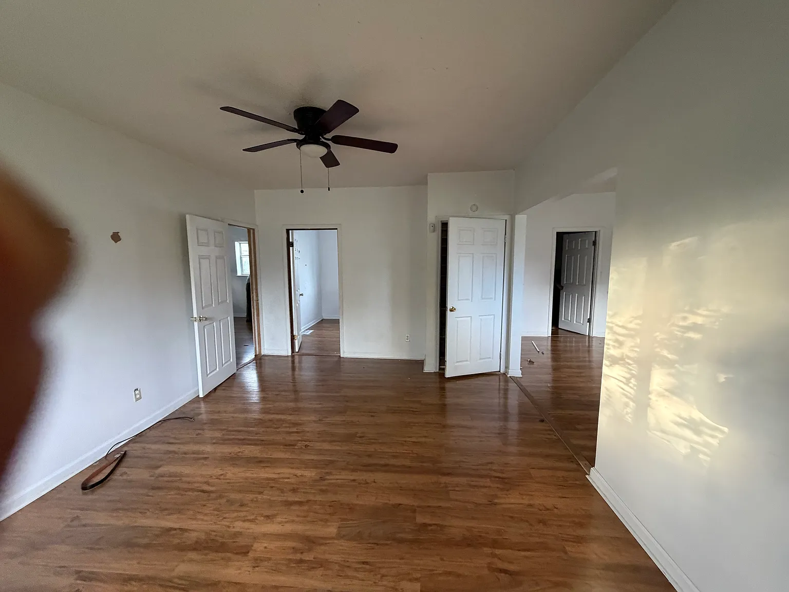 3 bed, 1080 sqft, $1,300 — Photo 2