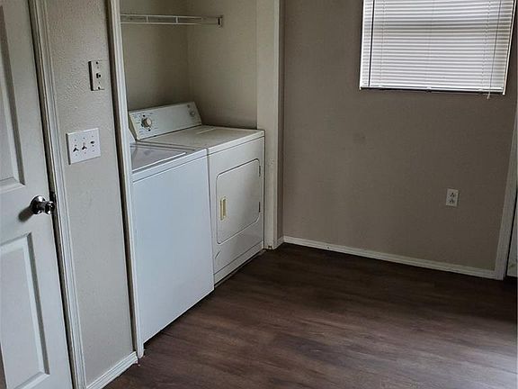 4th image of 1155 Henegar Dr