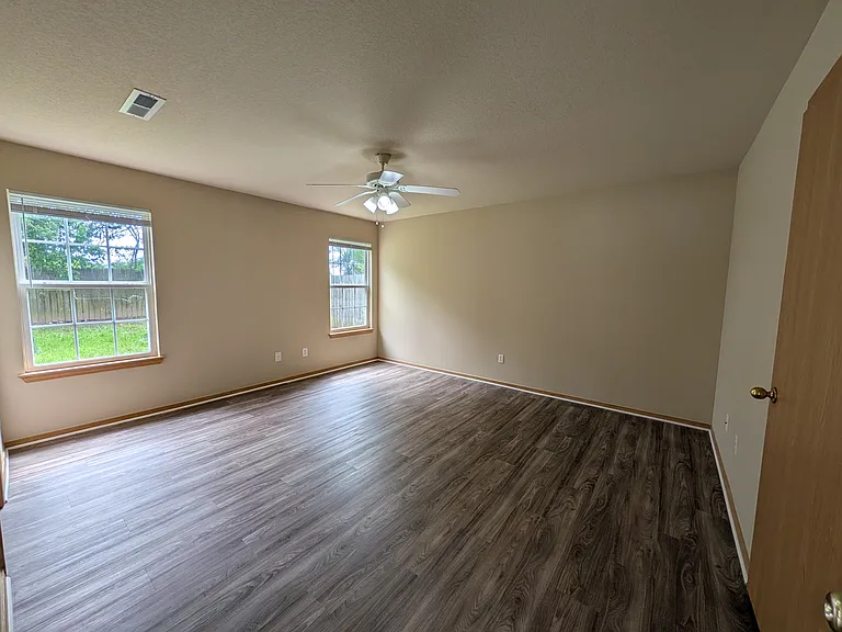 605 Cedar Brook Ct — Photo 10