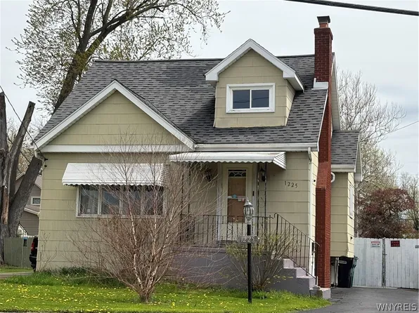 1225 N Military Rd, Niagara Falls, NY 14304