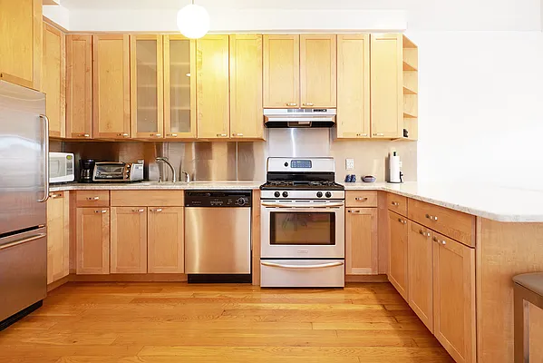 Rented by NY Casa Group | media 28