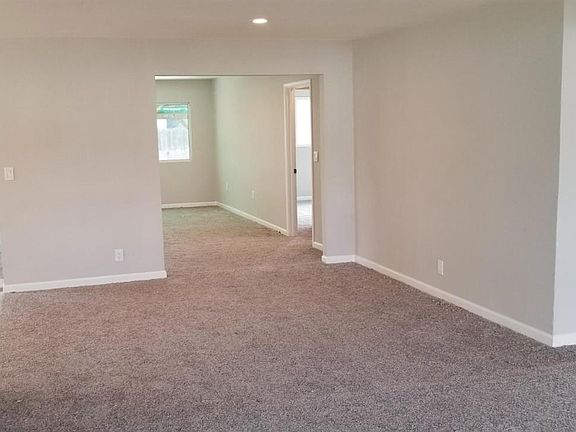 2nd image of 3326 W Euclid Ave