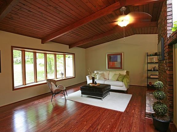 3rd image of 3640 Eaglerock Dr