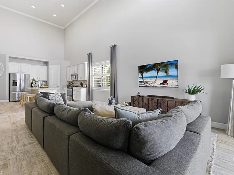 7209 Wilton Dr — Photo 4