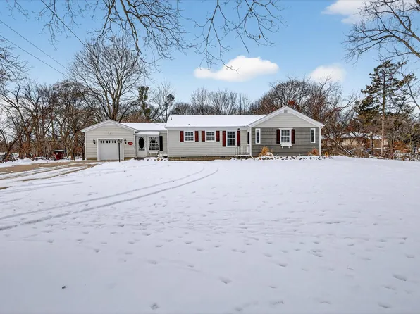 1035 Maple St, Albion, MI 49224