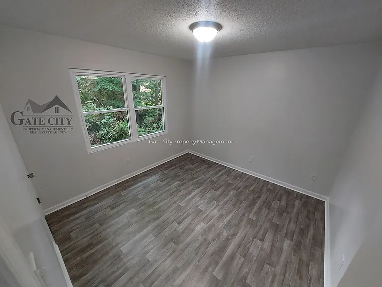 427 S Main St #8 — Photo 11