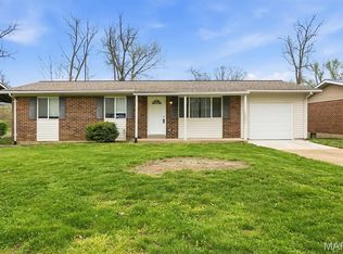 11945 Longmont Dr, Maryland Heights, MO