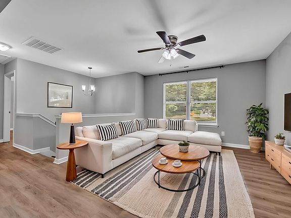 4th image of 285 McGinnis St