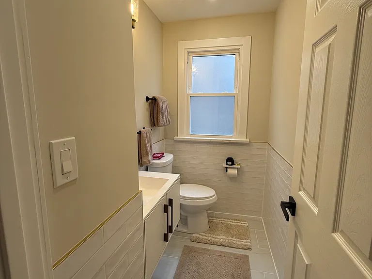 2607 W Rascher Ave #1 — Photo 5
