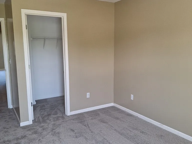 992 Findley St — Photo 10