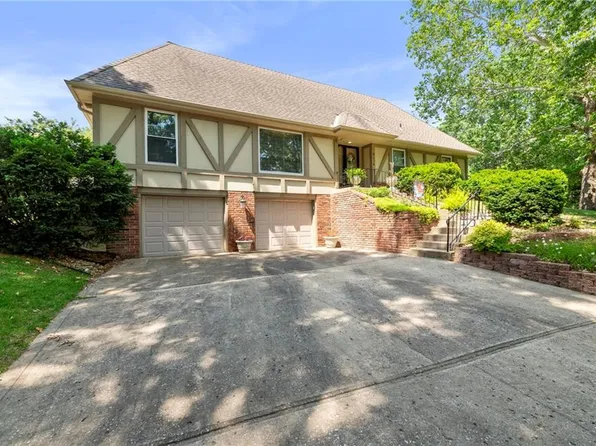 8174 NW Beaman Dr, Kansas City, MO 64151
