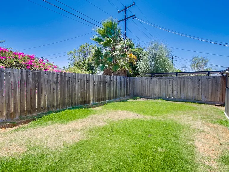 4747 Rolando Blvd — Photo 44