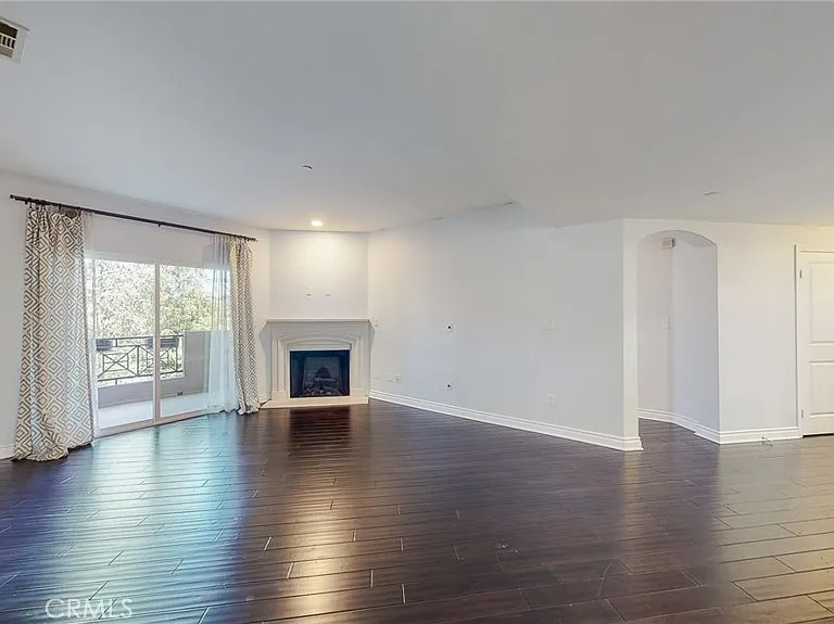 4424 Whitsett Ave #206 — Photo 8