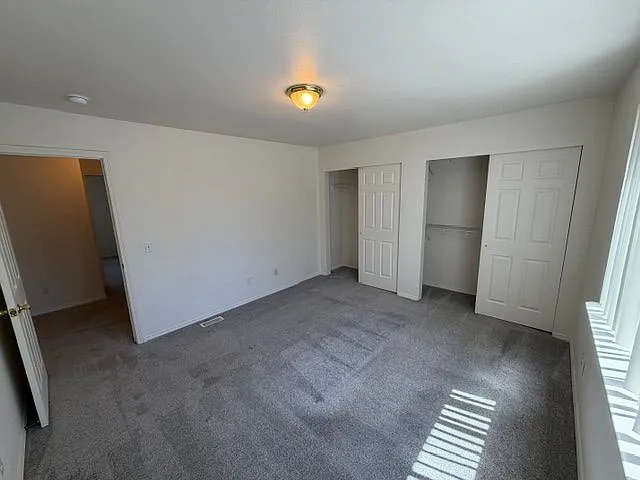 233 E Shelby Ln — Photo 16