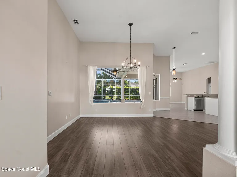 768 Harrier Ct — Photo 2