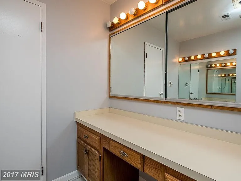 355 Gatewater Ct — Photo 11