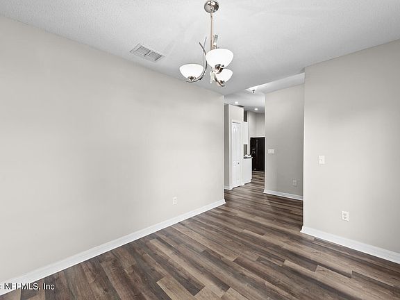 5th image of 12296 BUCKS HARBOR Drive S
