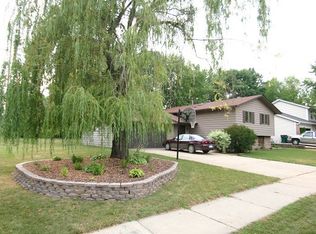 2497 Meadow Hills Dr SW, Rochester, MN 55902