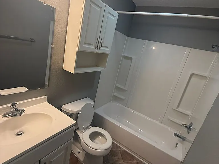 2259 N Bolivar Rd — Photo 9