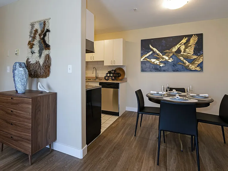 559 Nicola St — Photo 14